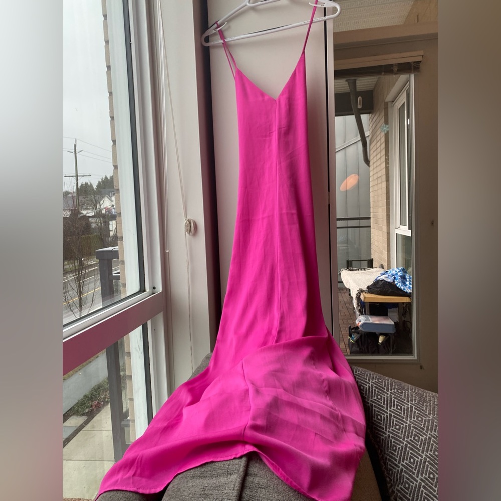 Forever 21 maxi pink dress size small